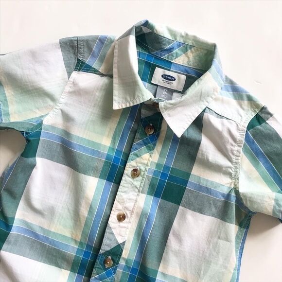 Old navy plaid short sleeve button  shirt  EUC 3T - Picture 2 of 4